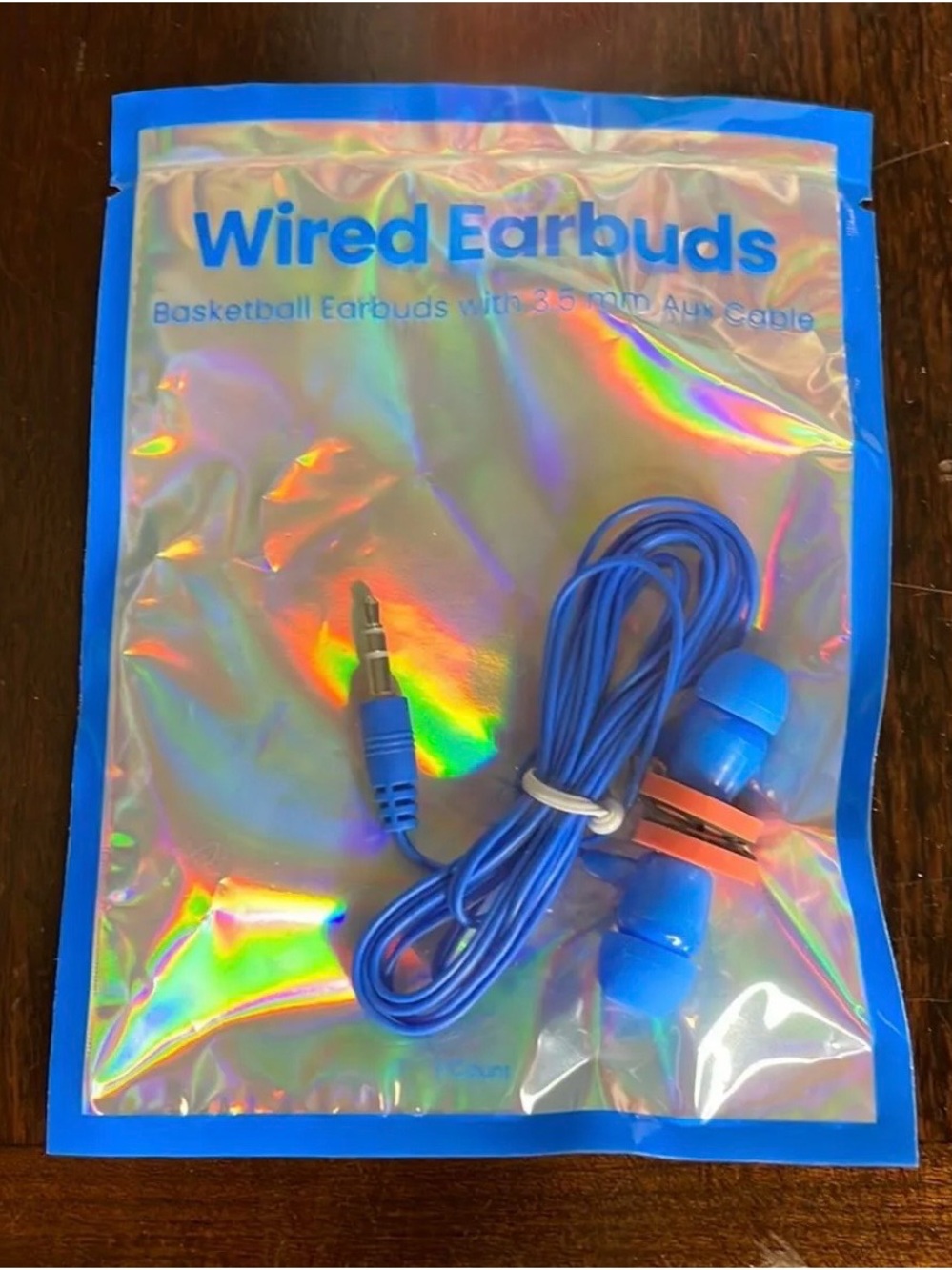 Basketball earbuds with matching usbc charger